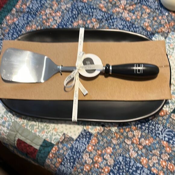 NIB Rae Dunn oval tray and spatula set - Picture 1 of 4